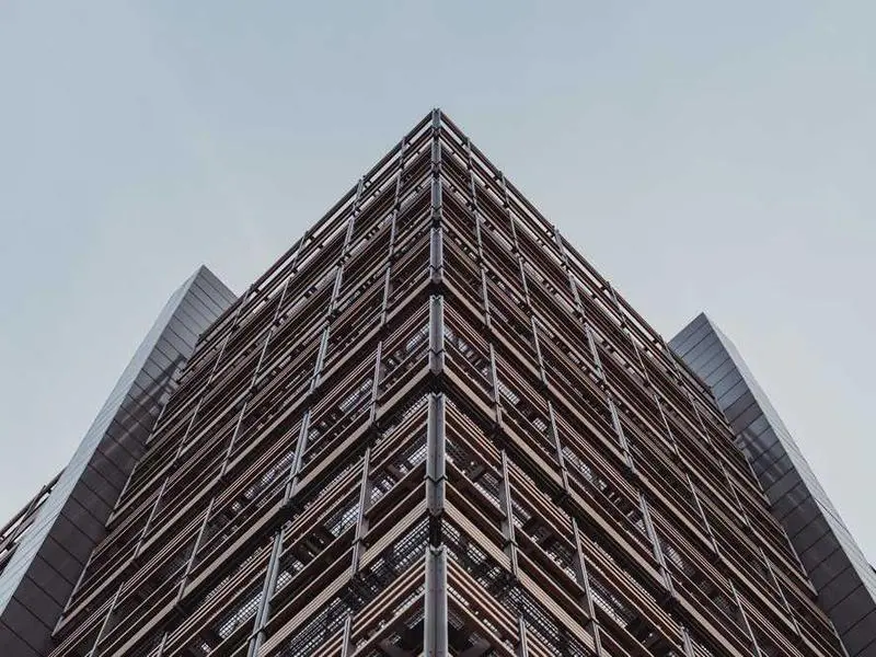 steel scaffolding and aluminum scaffolding in construction site application